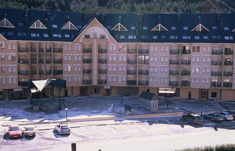 Vivienda Turistica Pirineos XXI Apartment Canfranc Exterior foto