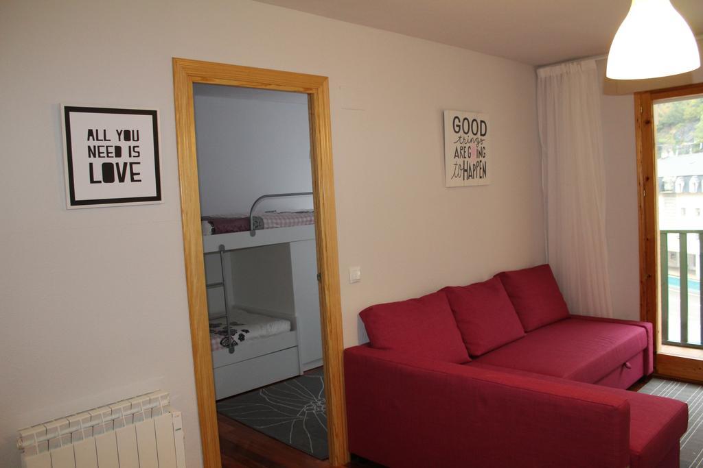 Vivienda Turistica Pirineos XXI Apartment Canfranc Cameră foto